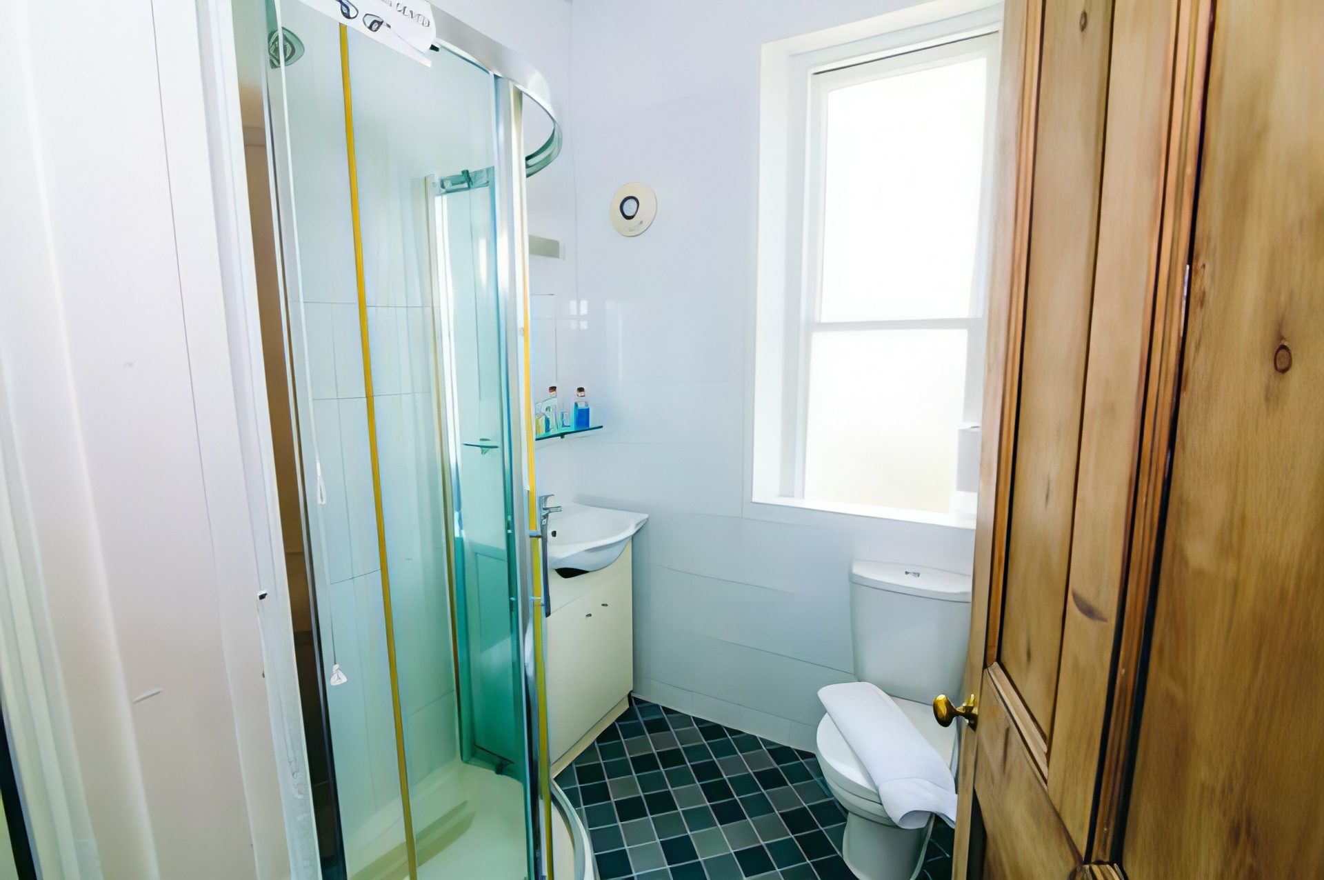 Room Image 4