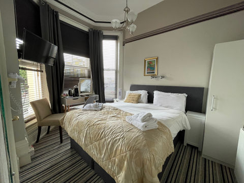 Room Image 3